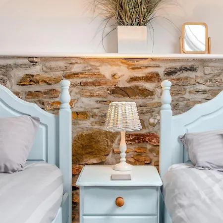 2 Bed In 57901