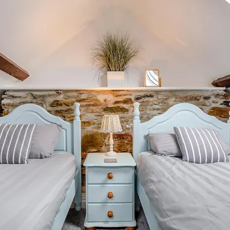 2 Bed In 57901 Looe