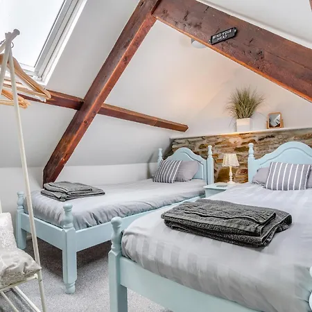 2 Bed In 57901 * Looe